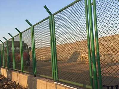 钢板网护栏图片6